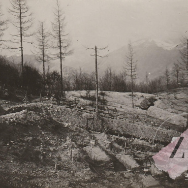 <a href="https://zakladnicazgodovine.si/product/trnovo-trnovski-gozd-pokopalisce/">Trnovo – Trnovski gozd pokopališče</a> Fotografije