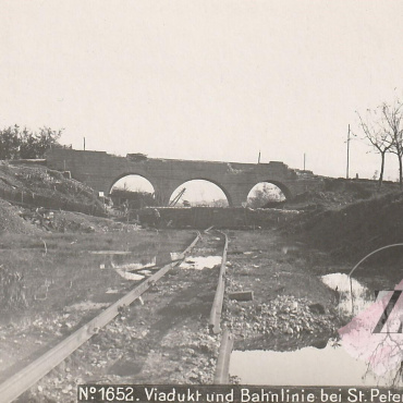<a href="https://zakladnicazgodovine.si/product/sempeter-pri-gorici-viadukt-zeleznica-1917/">Šempeter pri Gorici – Viadukt, železnica 1917</a> Fotografije