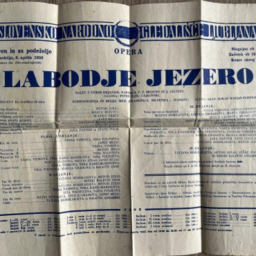 <a href="https://zakladnicazgodovine.si/product/plakat-slovensko-narodno-gledalisce-ljubljana-opera-labodje-jezero-1958/">Plakat – Slovensko narodno gledališče Ljubljana Opera – Labodje jezero, 1958</a> Knjige in Stari tiski