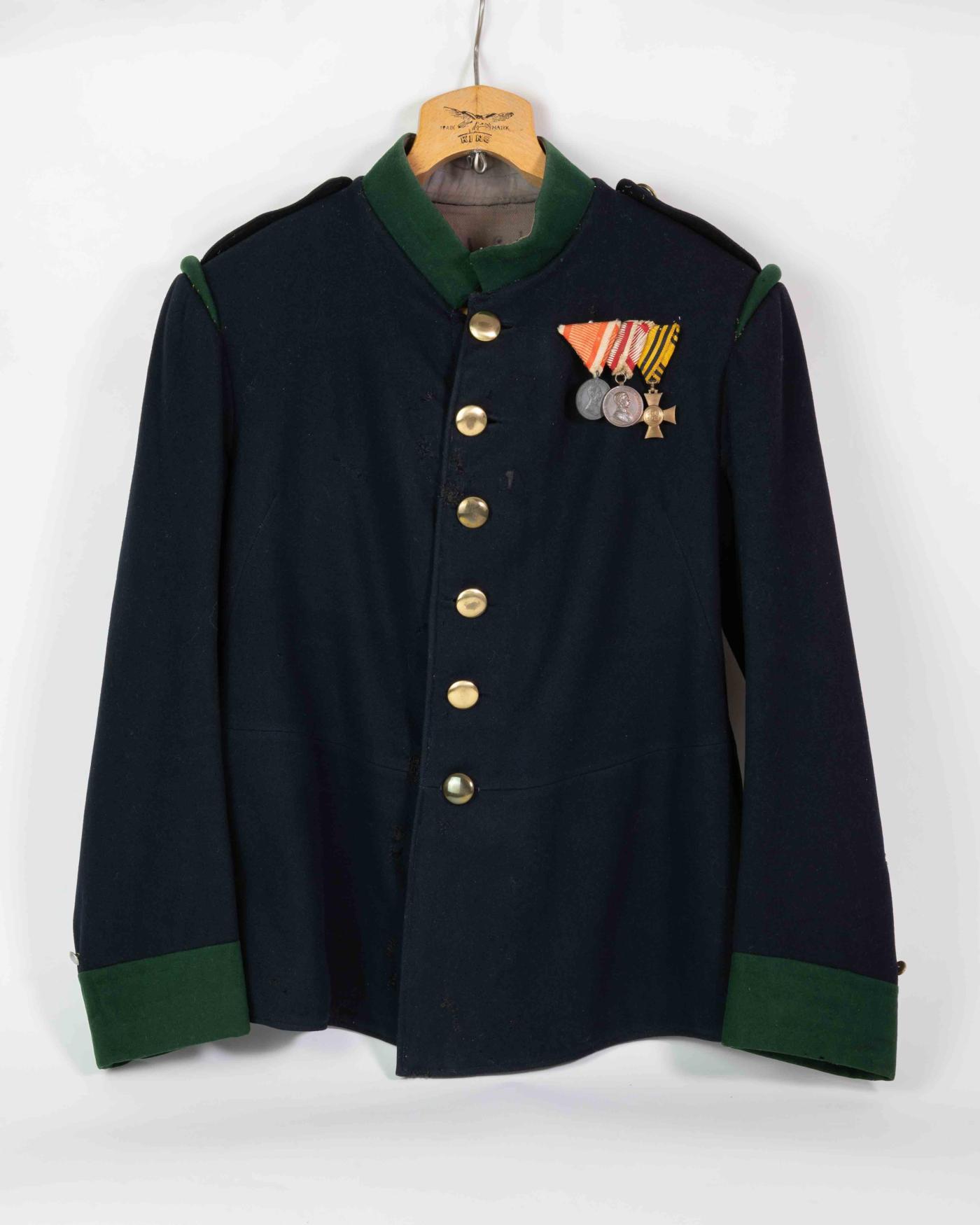 Avstro-Ogrska uniforma: Suknjič 47. mariborskega pehotnega polka. Militarije Avstro-Ogrska uniforma: Suknjič 47. mariborskega pehotnega polka. Militarije