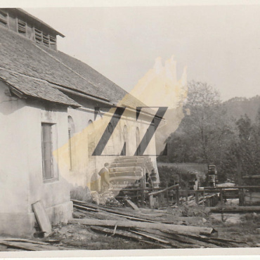 <a href="https://zakladnicazgodovine.si/product/dolsko-zadnji-mlin-na-mlinscici-1932/">Dolsko: Zadnji mlin na Mlinščici, 1932</a> Fotografije