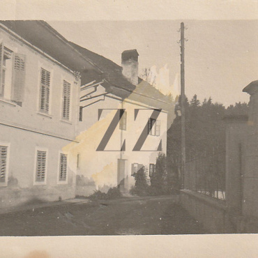 <a href="https://zakladnicazgodovine.si/product/mosnje-farovz-1935/">Mošnje: farovž, 1935</a> Fotografije