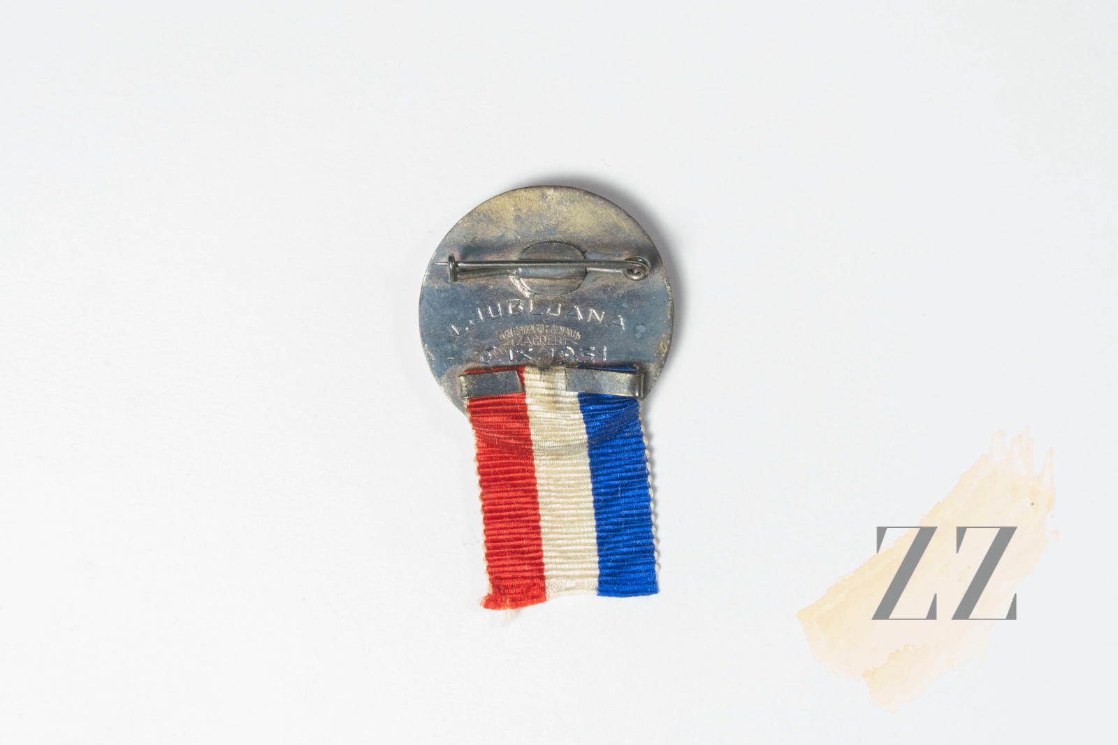 Značka: Odbor za postavitev spomenika Kralju Petru I, Ljubljana 1931 Civilne medalje in značke Značka: Odbor za postavitev spomenika Kralju Petru I, Ljubljana 1931 Civilne medalje in značke