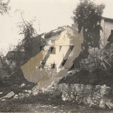 Zatolmin: poškodovane hiše (Tolmin)