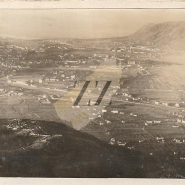 <a href="https://zakladnicazgodovine.si/product/nova-gorica-pogled-proti-gorici-in-zelezniski-postaji/">Nova Gorica: Pogled proti Gorici in železniški postaji</a> Fotografije